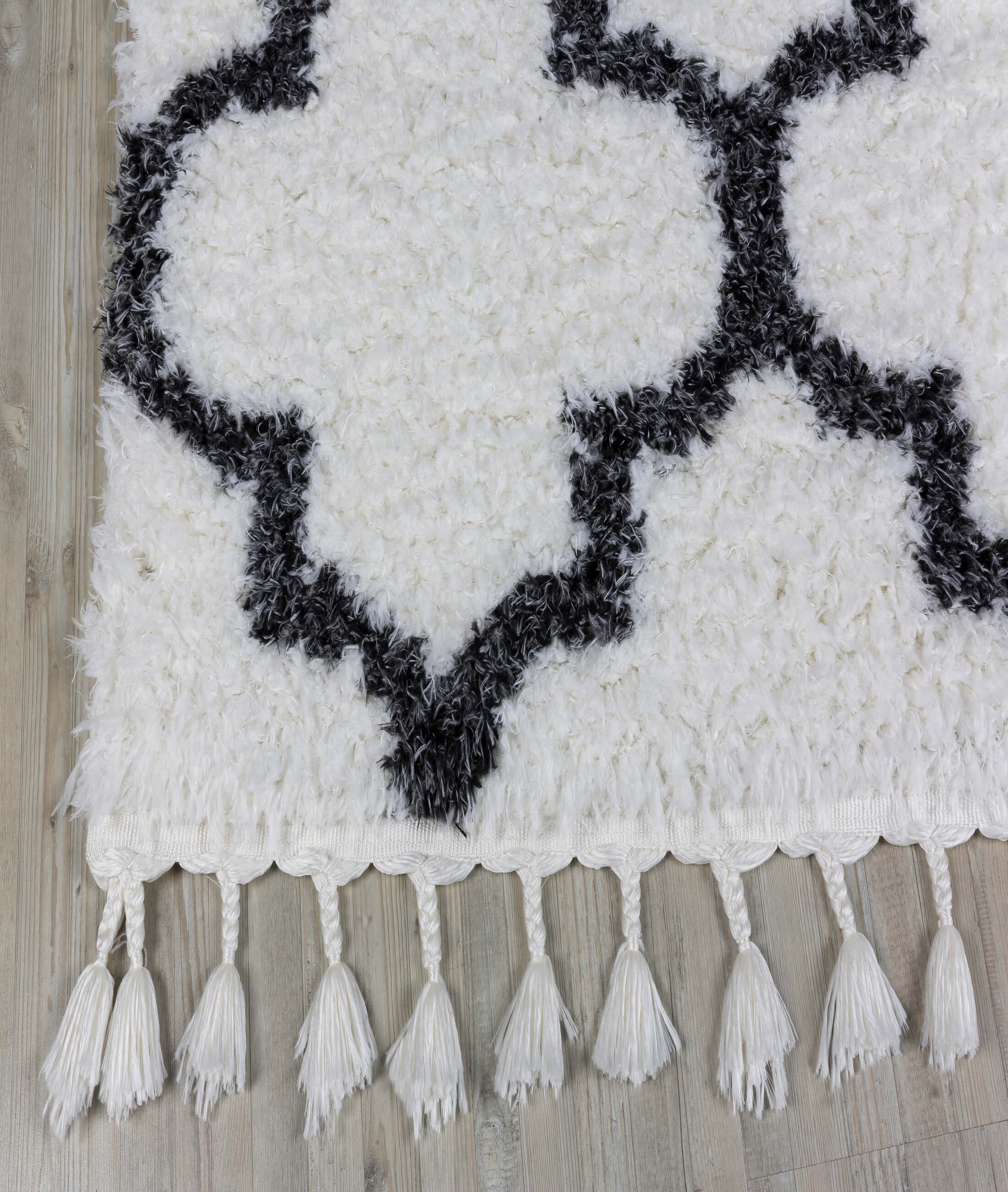 Marakesh White Anthracite Carpet 1573C